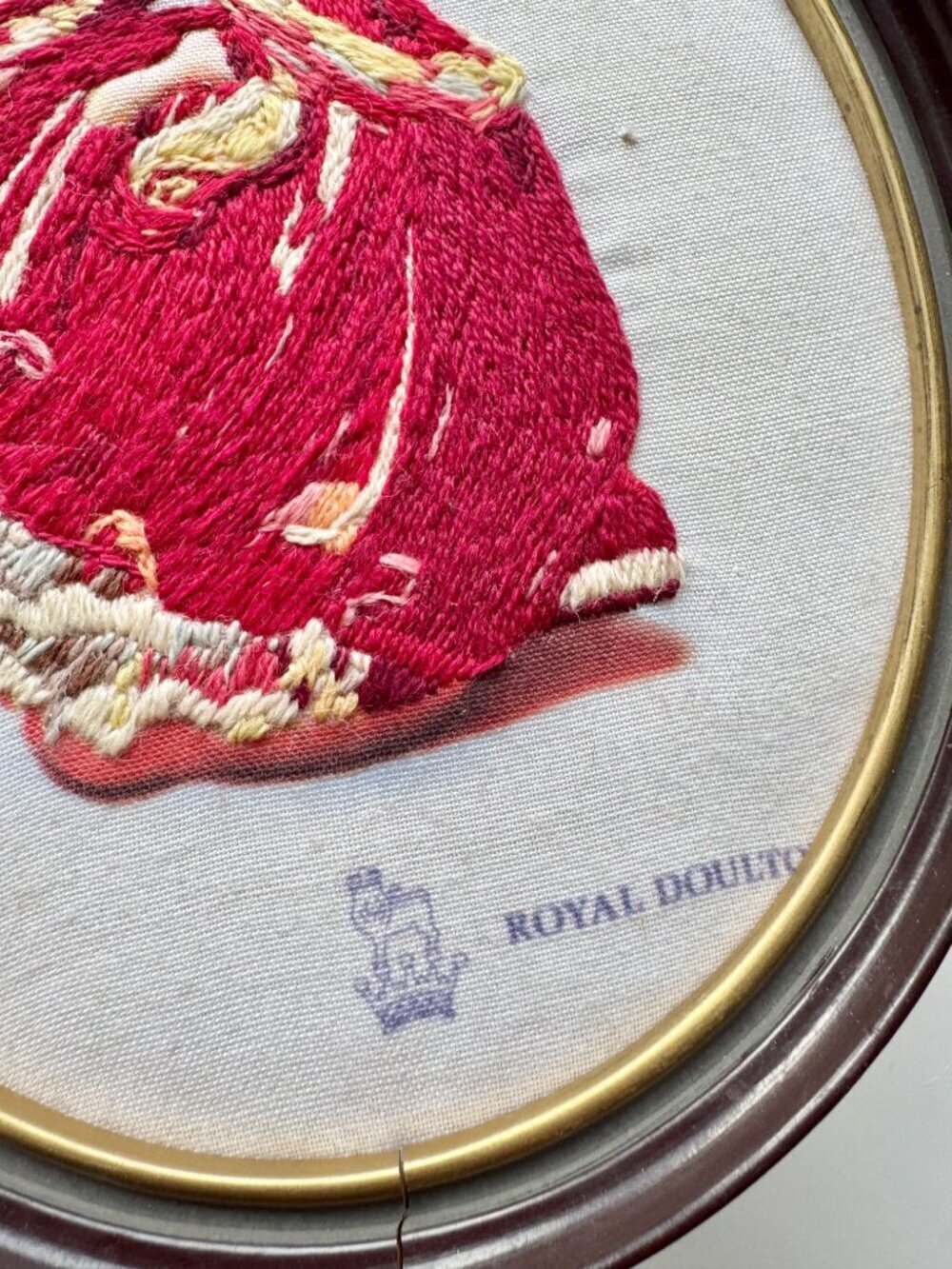 Vintage Crewel Embroidered Royal Doulton Lady in Red Framed Wall Art Artwork - Picture 6 of 14